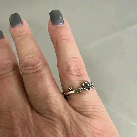 Sterling silver ring - Picture 4 of 5